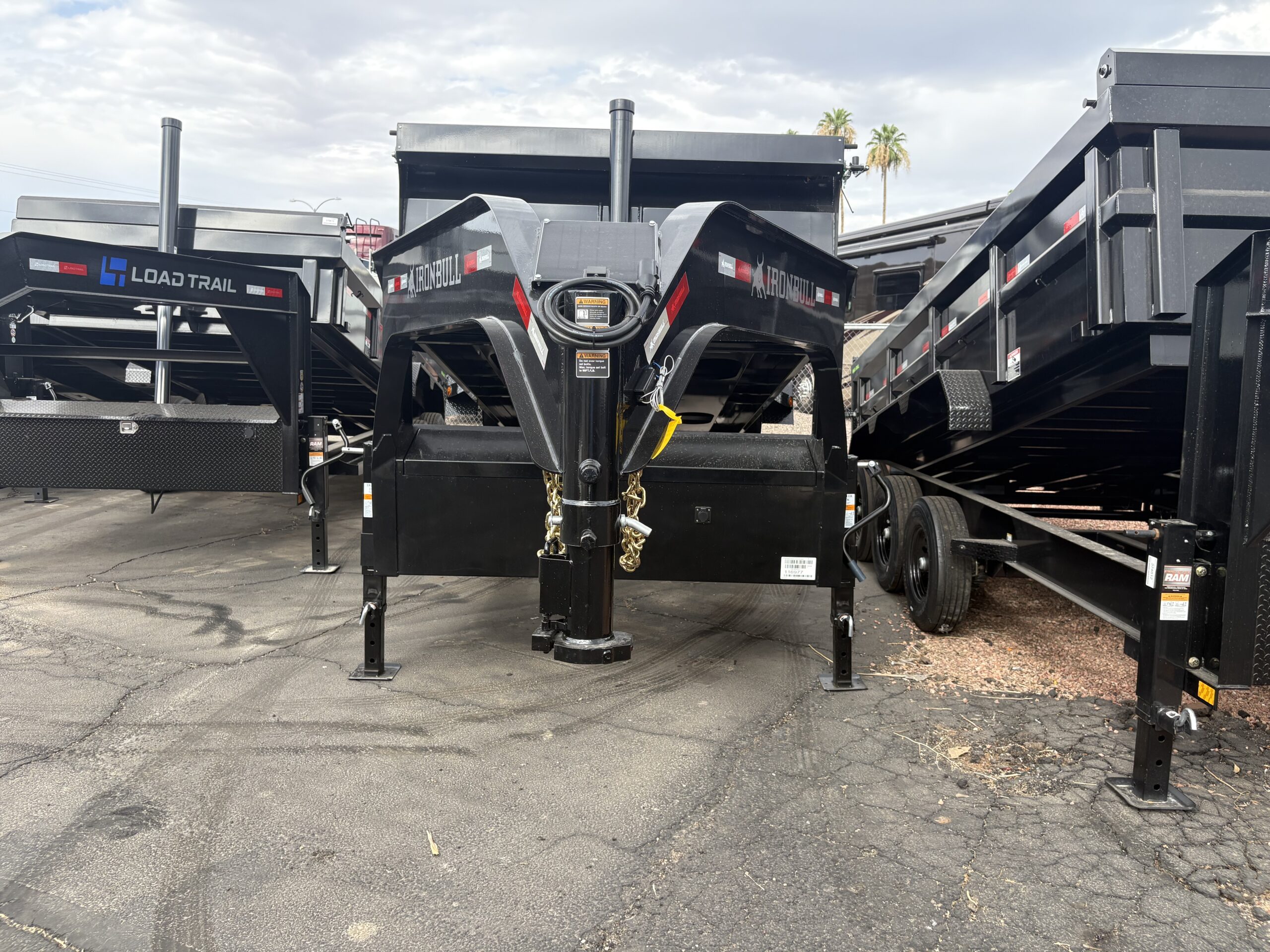 16x83 IronBull Gooseneck, Tandem Axle Dump, 15K GVWR, 36" Sides, Telescopic Cylinder, Solar Charger, 14 Ply Tires - Image 3