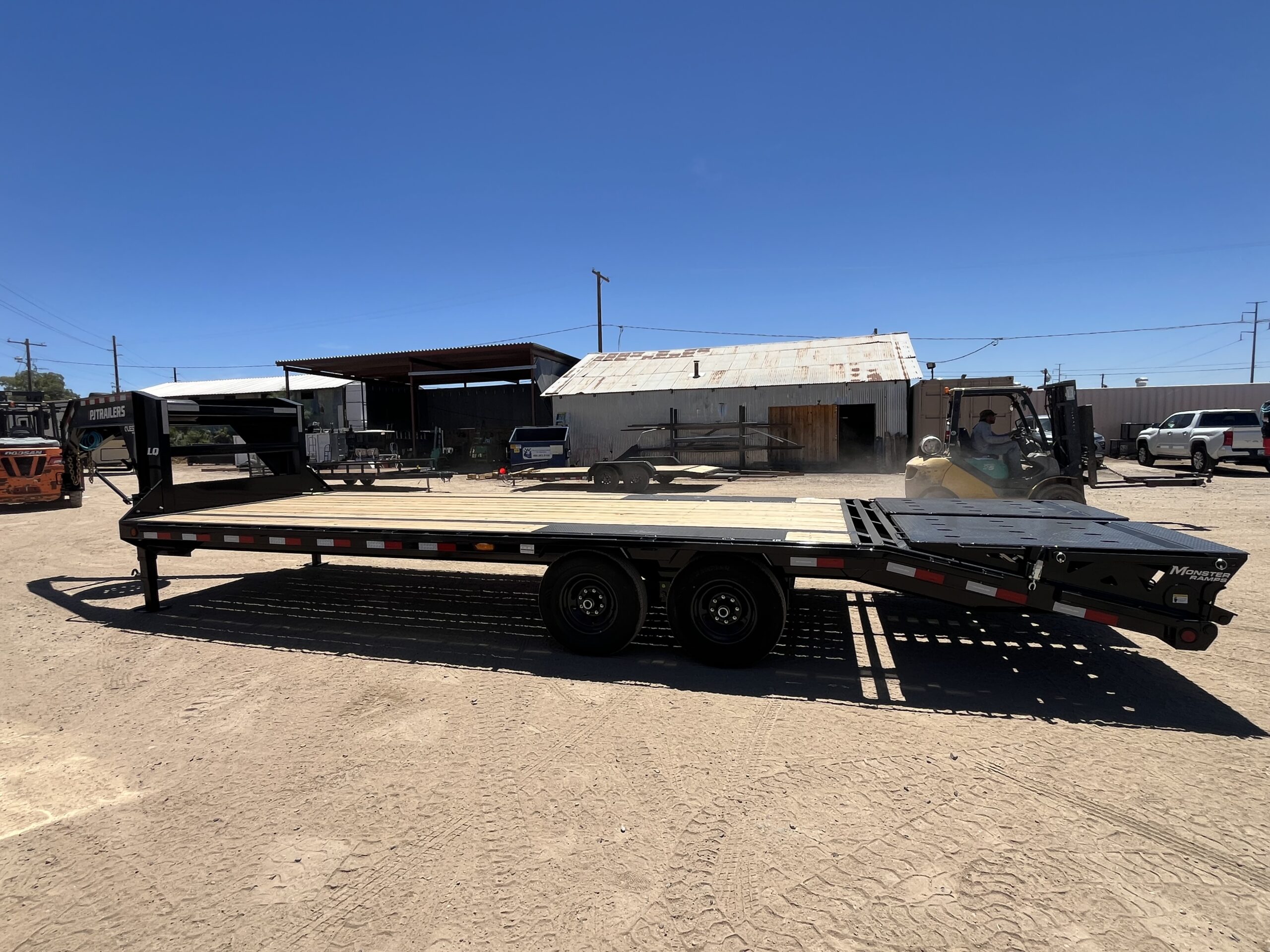 25' Gooseneck Low-Pro Flatdeck with Singles, 15,680 GVWR, Monster Ramps - Image 6