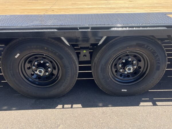 32' Gooseneck Low-Pro Flatdeck with Singles, 15,680 GVWR, Monster Ramps, 14 Ply Tires