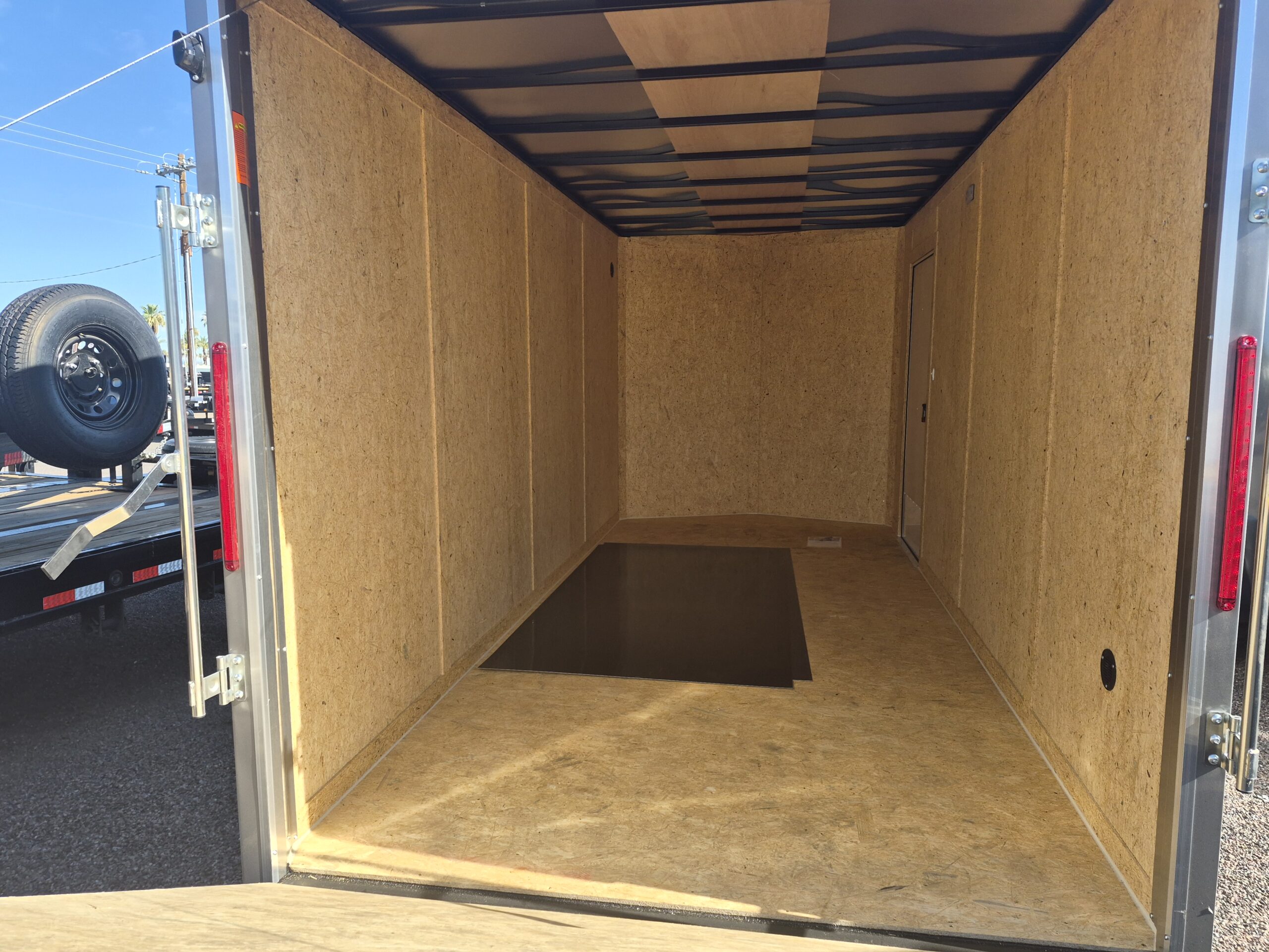 16x7 Indigo DLX, Flat Top V-Nose, 7K GVWR, Ramp Door - Image 4