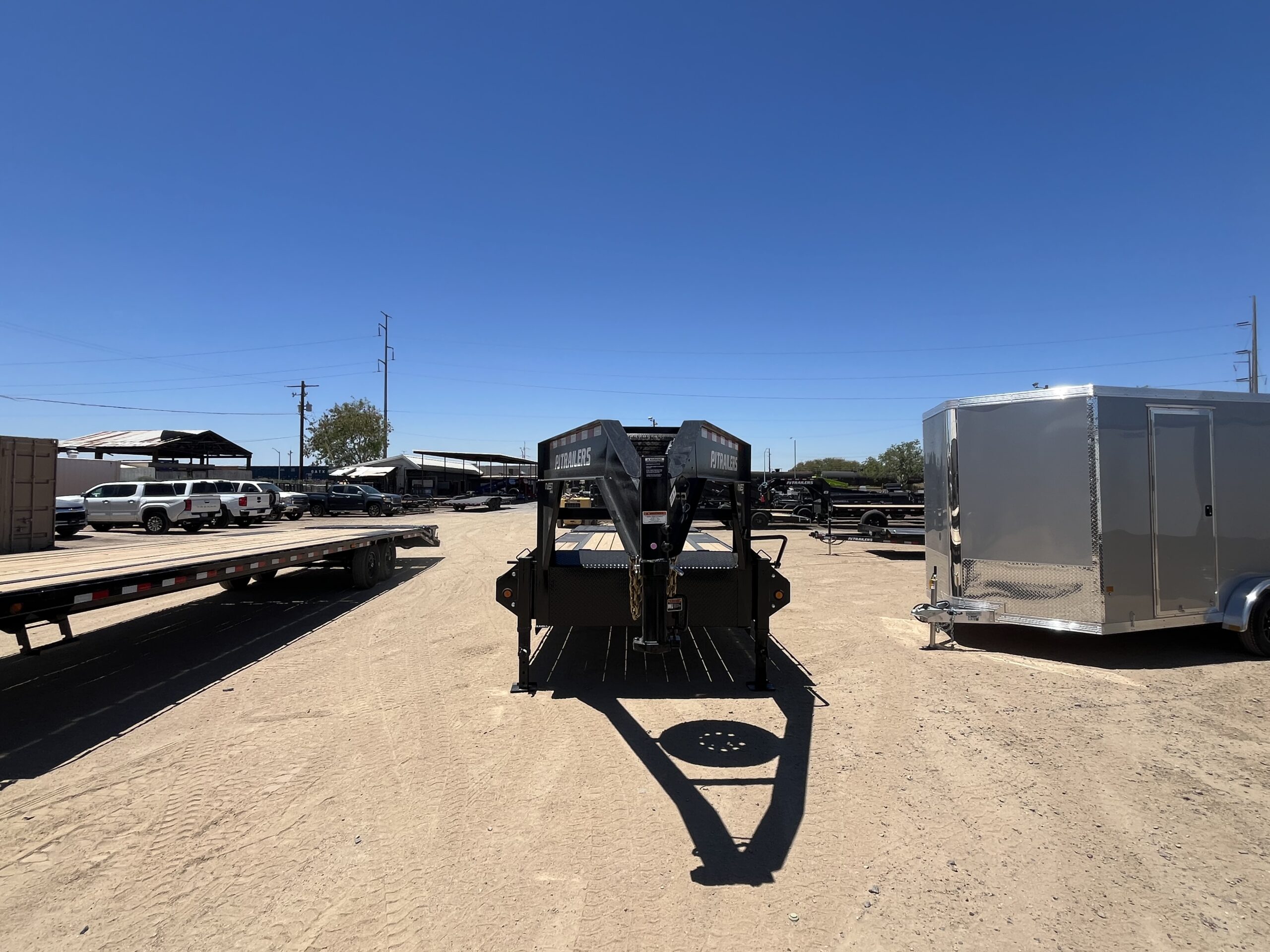25' Gooseneck Low-Pro Flatdeck with Singles, 15,680 GVWR, Monster Ramps - Image 8