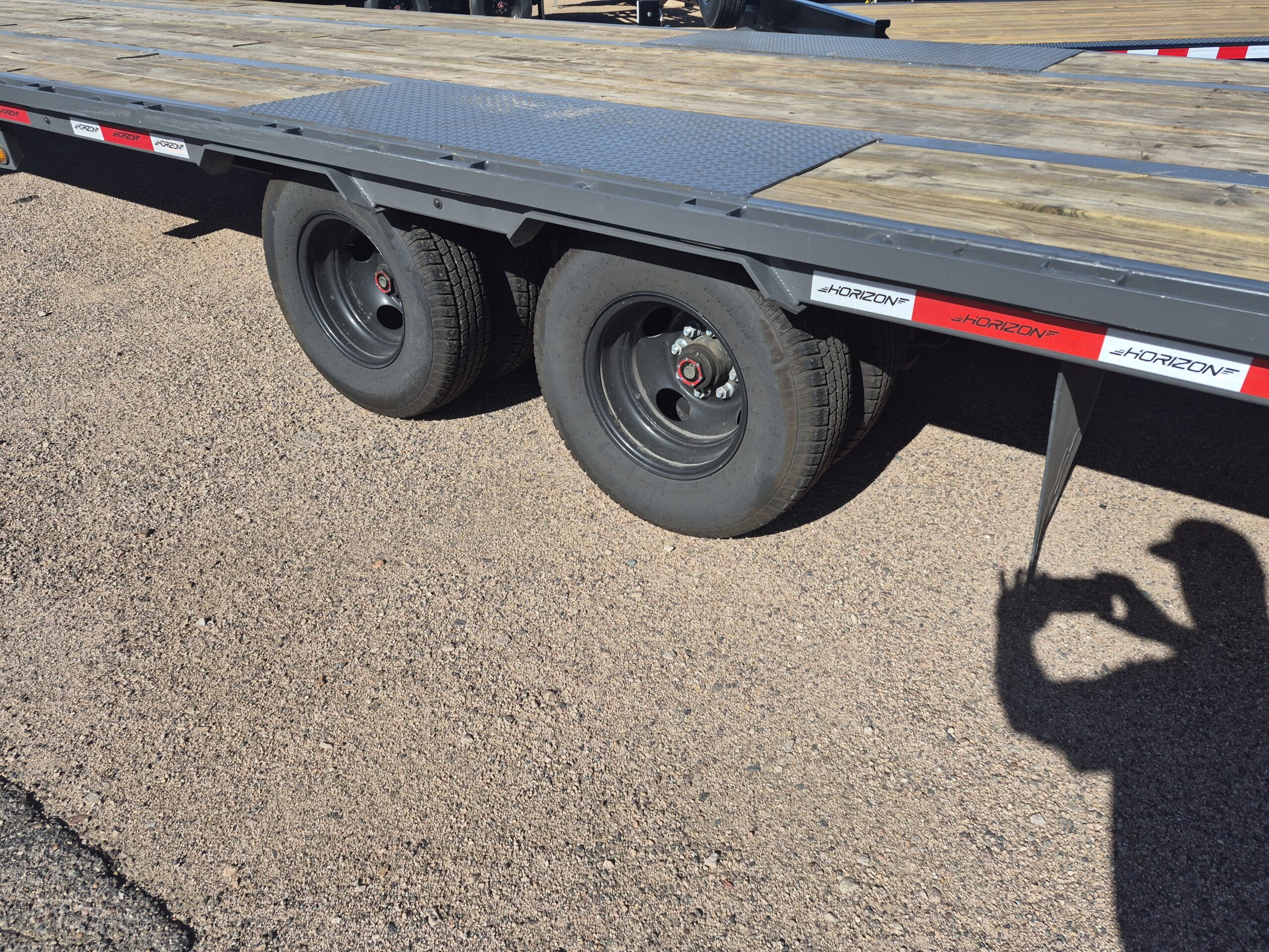 36X102 Horizon Gooseneck, Deckover, Tandem Duals, 25K GVWR - Image 2