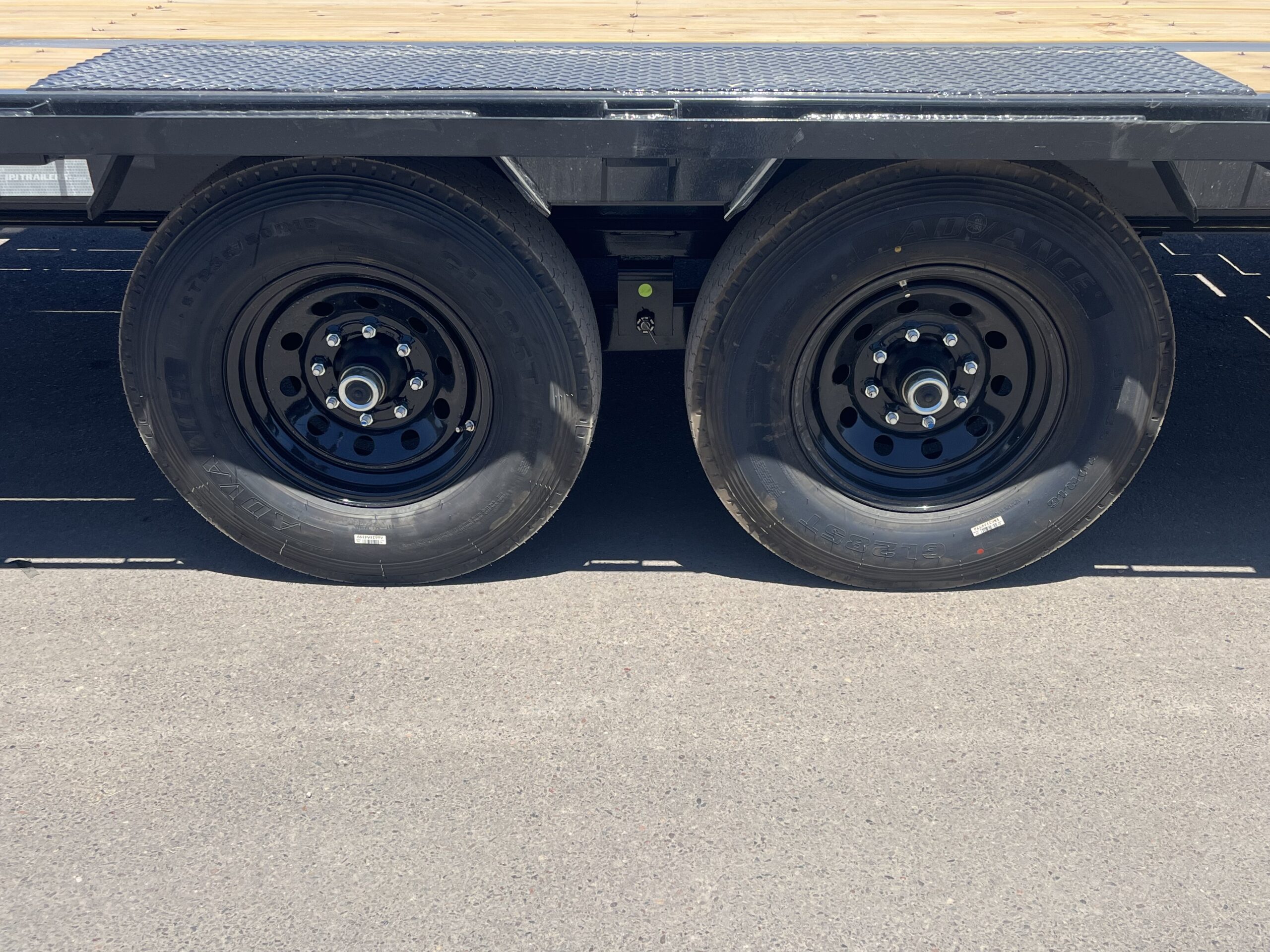 36' Gooseneck Low-Pro Flatdeck with Singles, 15,680 GVWR, Monster Ramps, 14 Ply Tires - Image 7