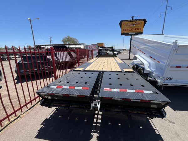 25' Gooseneck Low-Pro Flatdeck with Singles, 15,680 GVWR, Monster Ramps, 14 Ply Tires
