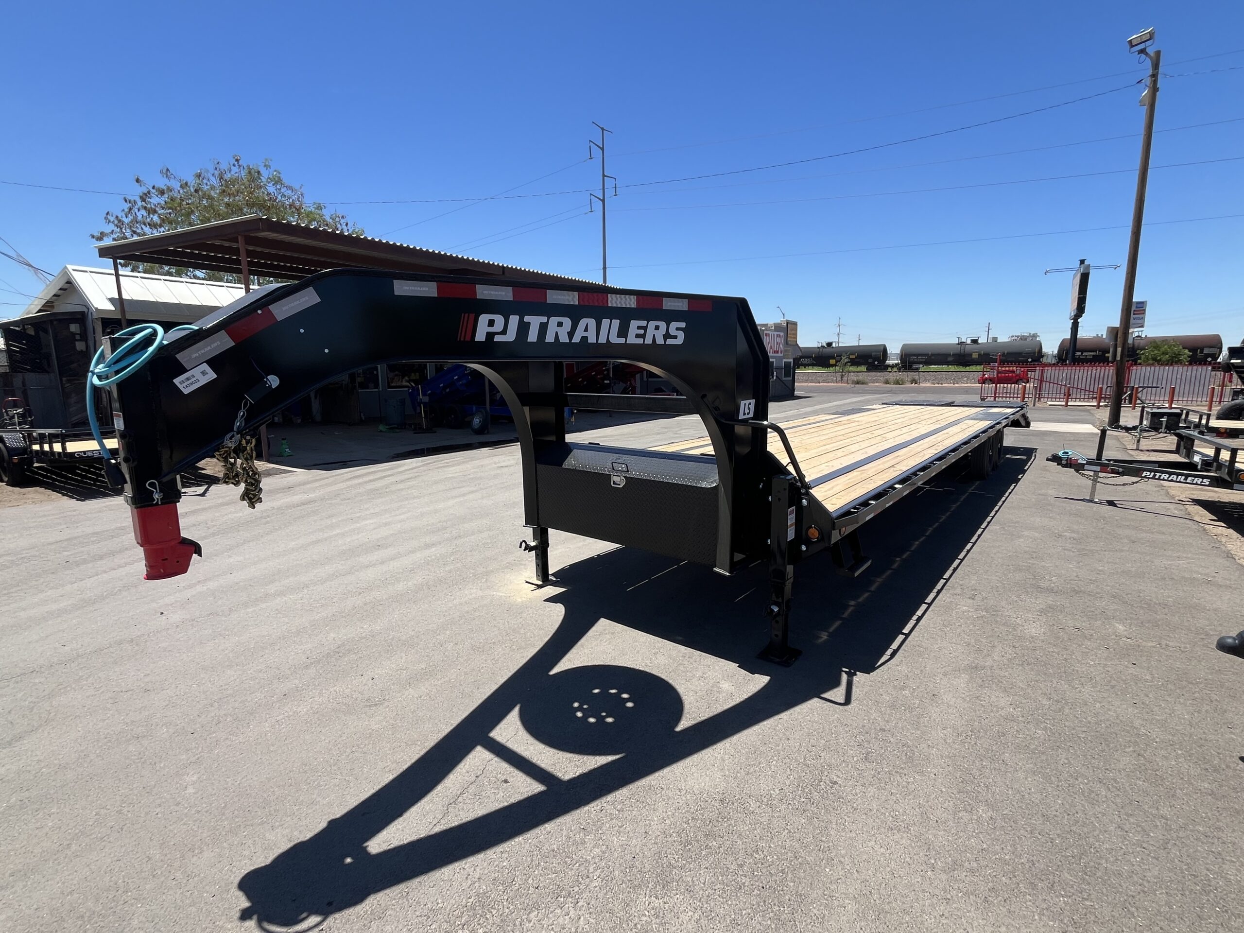 36' Gooseneck Low-Pro Flatdeck with Singles, 15,680 GVWR, Monster Ramps, 14 Ply Tires - Image 8