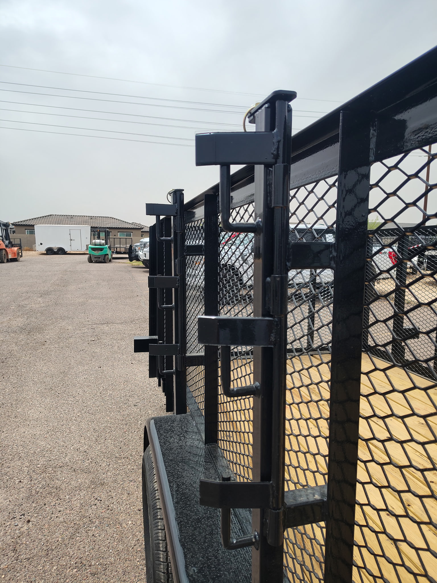 20x83 Tandem Axle, Landscape, 7K GVWR, 4' Expanded Metal Sides - Image 3