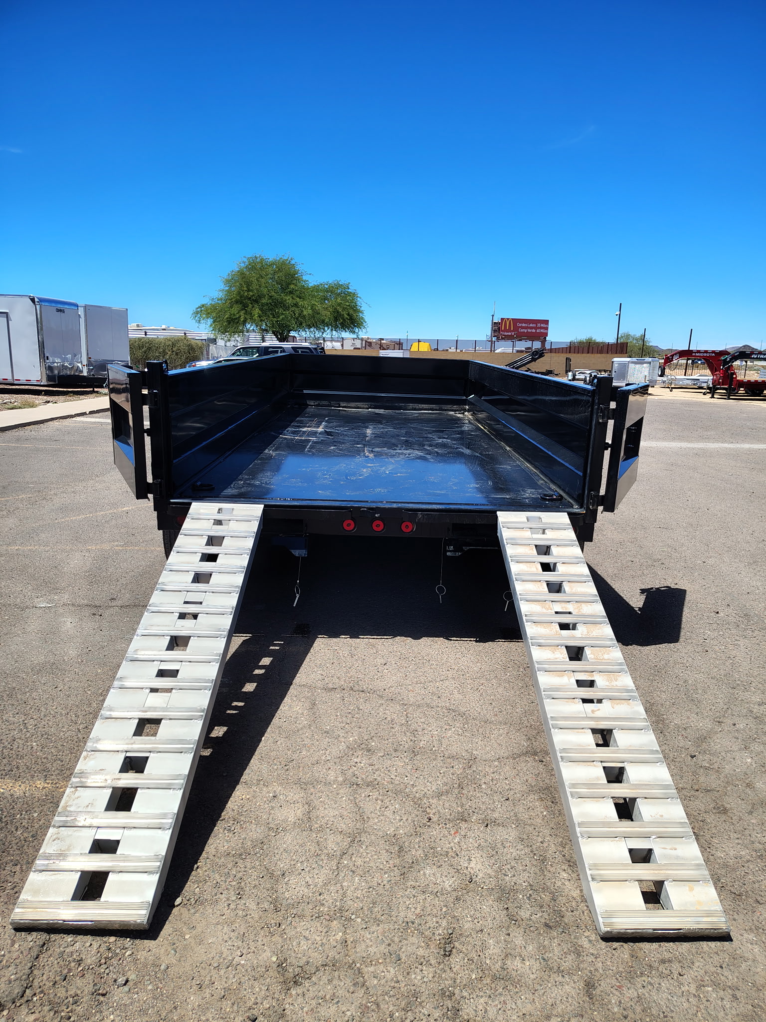 16x83 IronBull Triple Axle Dump, 21K GVWR, 24" Sides - Image 3