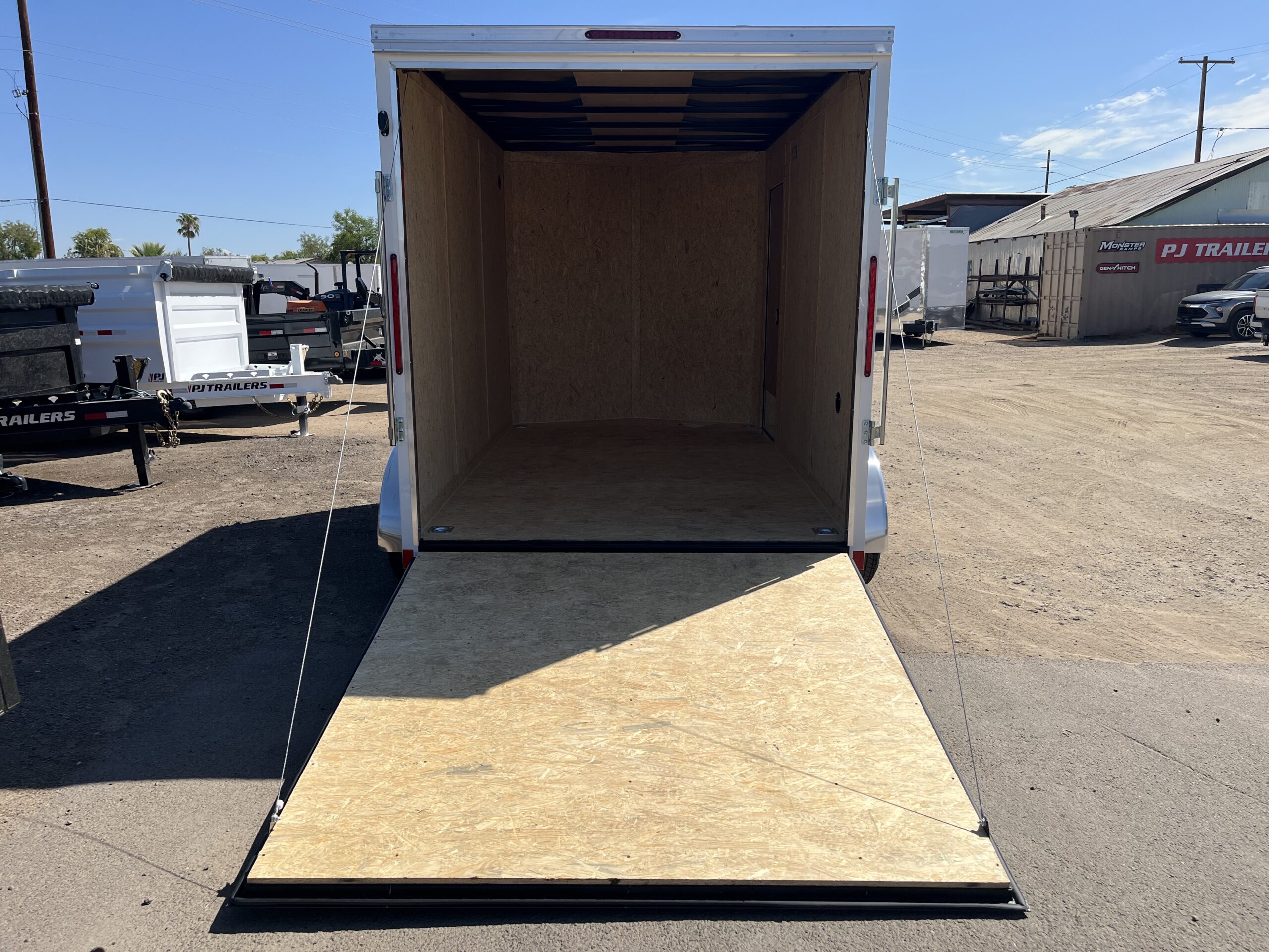 12x7 Indigo DLX, 7K GVWR, Ramp Door - Image 4