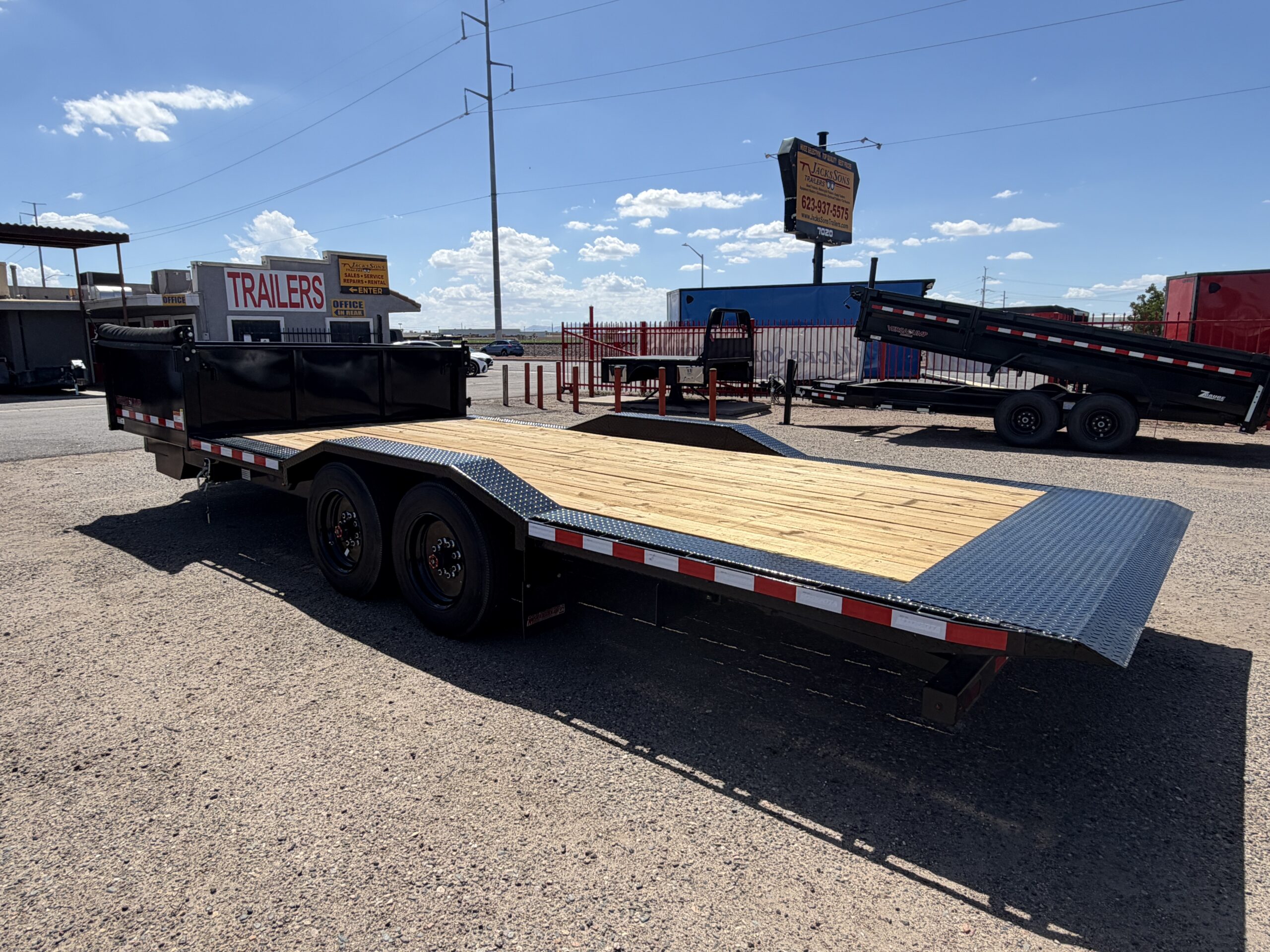 23x102 Tandem Axle, 17.6K GVWR, Wide Body Side Dump Tilt Bed, 24" Sides, Hydraulic Jack - Image 2