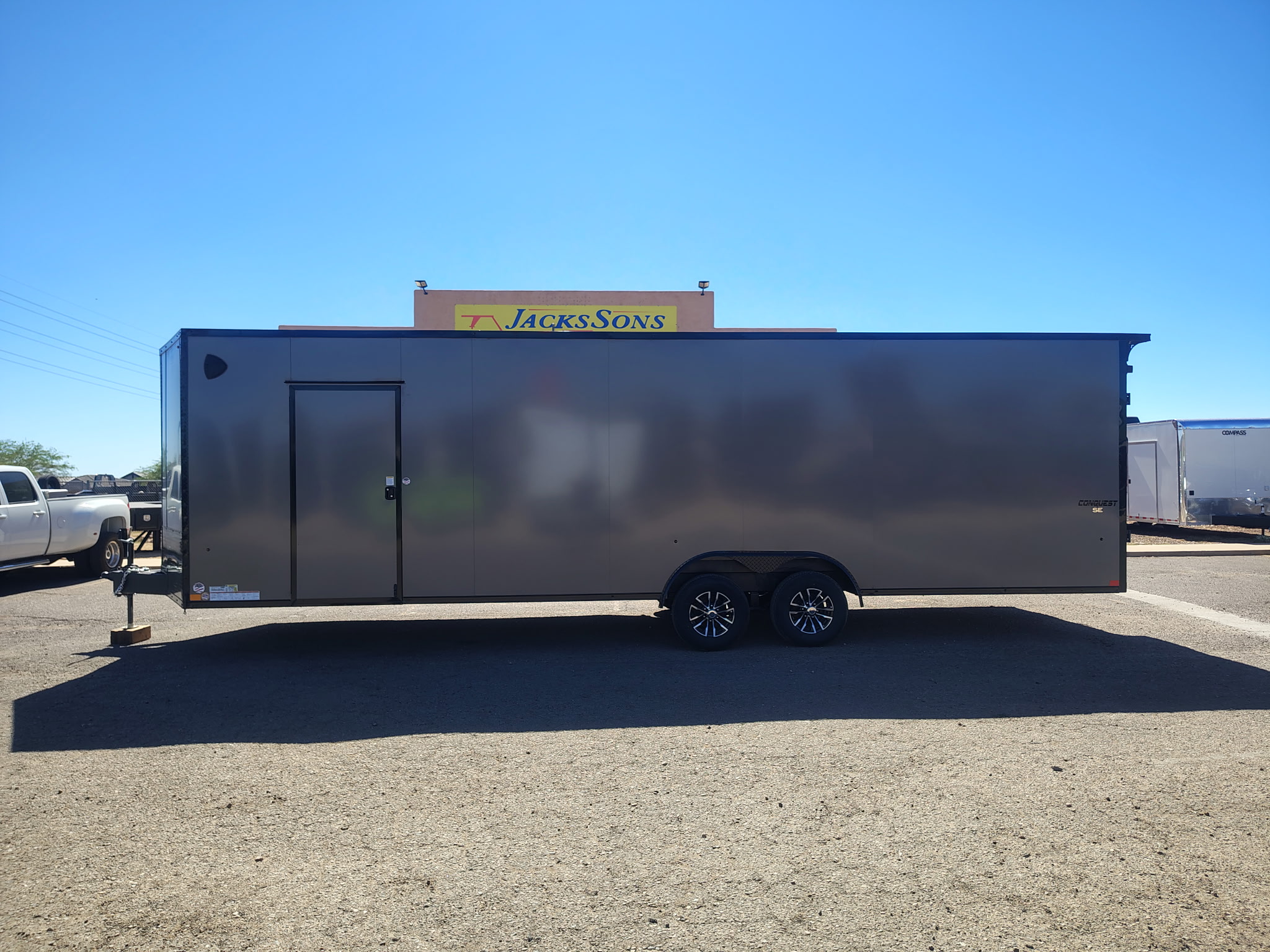 28x8.5 Conquest SE Flat Top Sloped V-Nose Enclosed Car Hauler, 10K GVWR, Ramp Door - Image 6