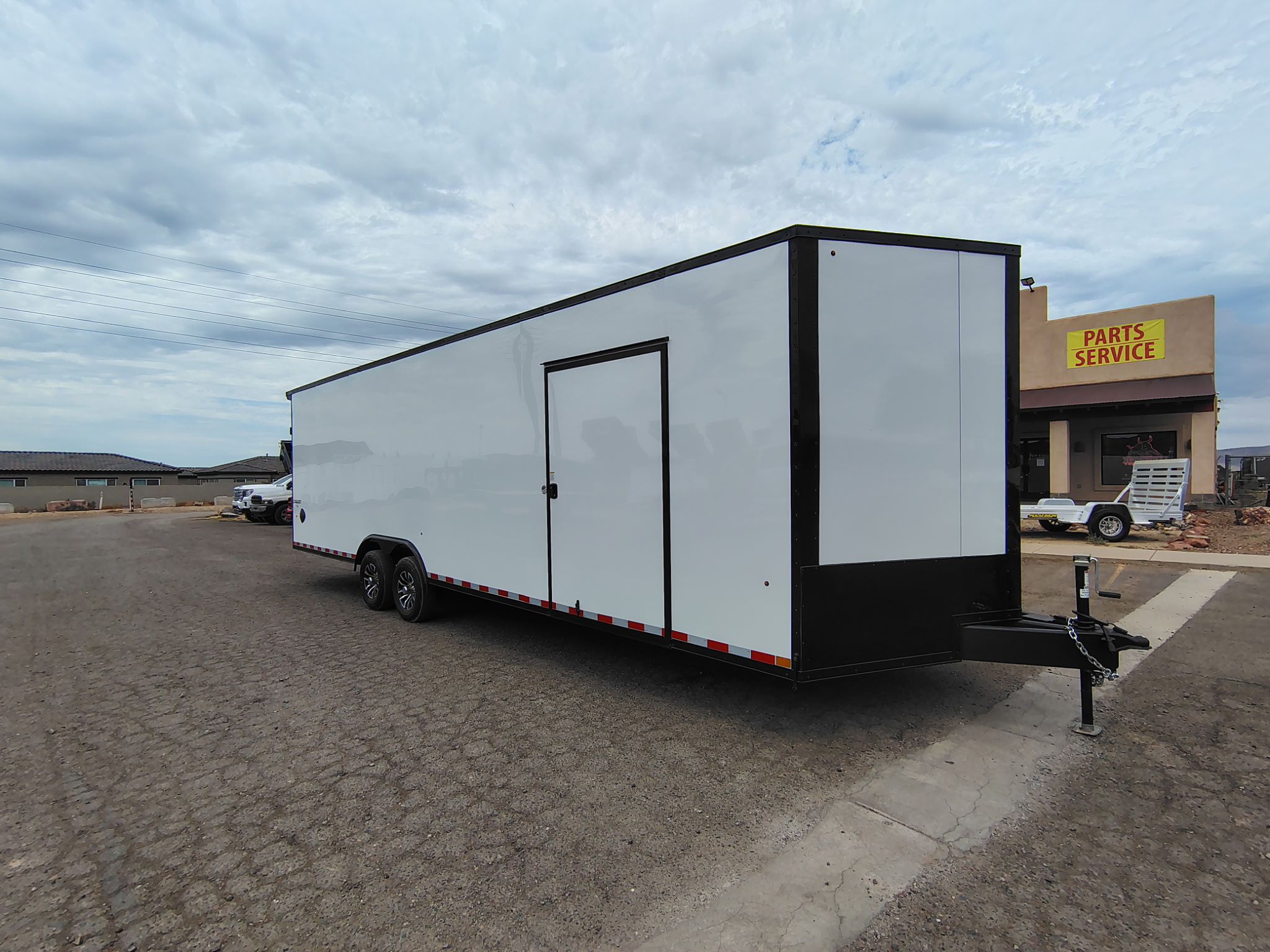 28x8.5 Conquest SE Flat Top Sloped V-Nose Enclosed Car Hauler, 10K GVWR, Ramp Door - Image 5