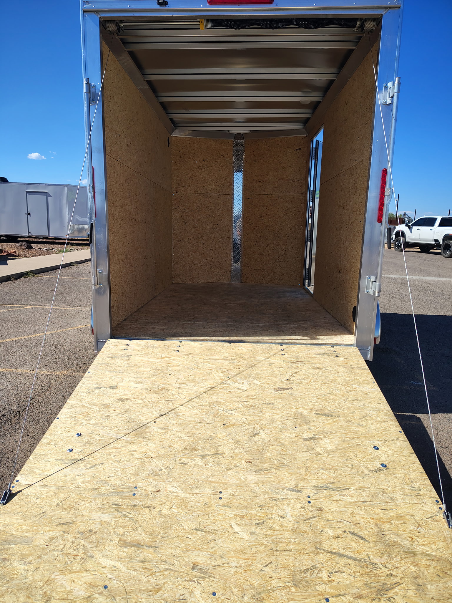 10x6 All Aluminum XLT-P Enclosed, 3K GVWR, Side Door, Ramp Door - Image 4