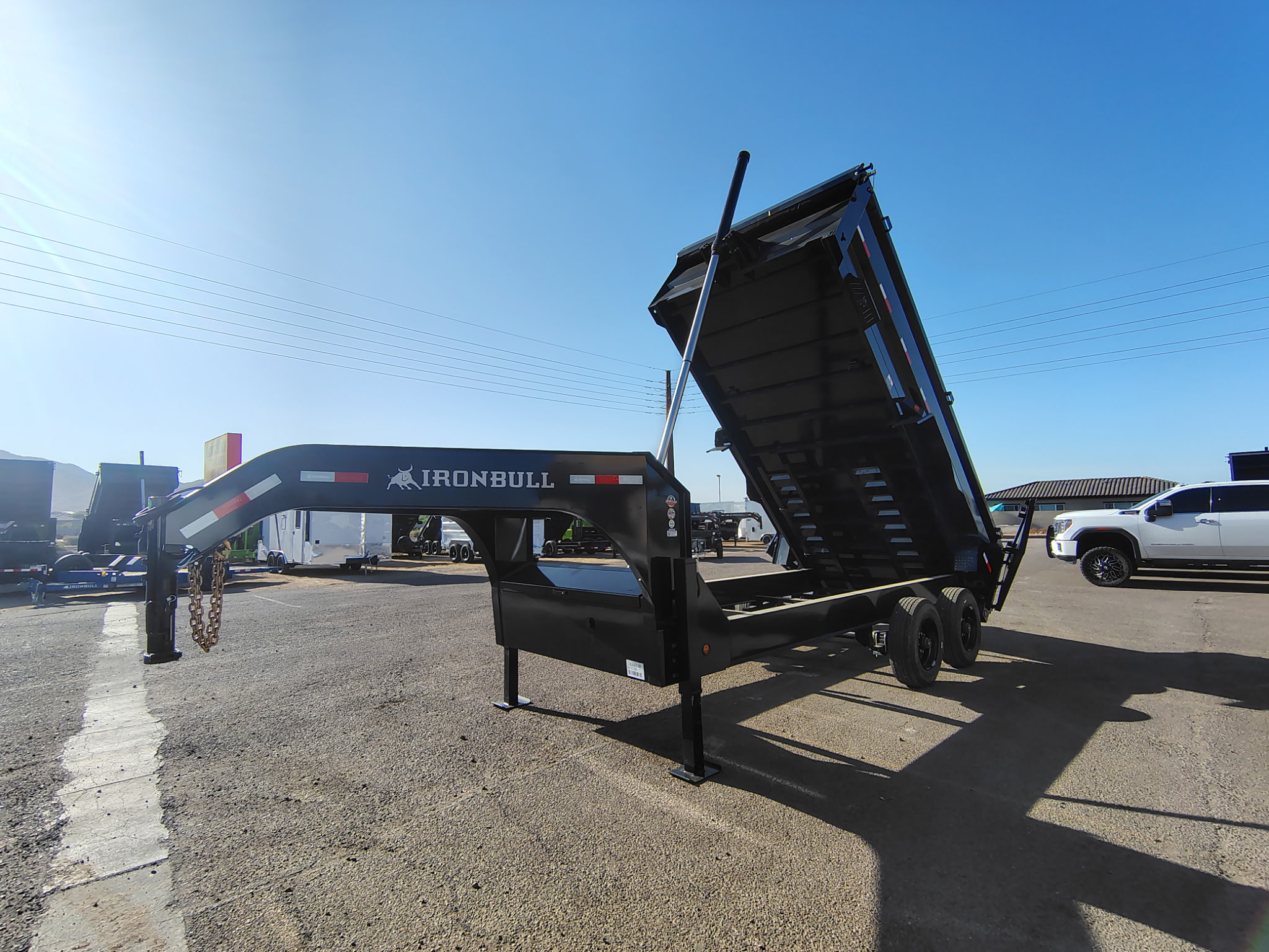 16x83 IronBull Gooseneck Dump, Tandem Axle, 22K GVWR, 36" Sides, Telescopic Cylinder, Hydraulic Jacks, 18 Ply Tires - Image 5