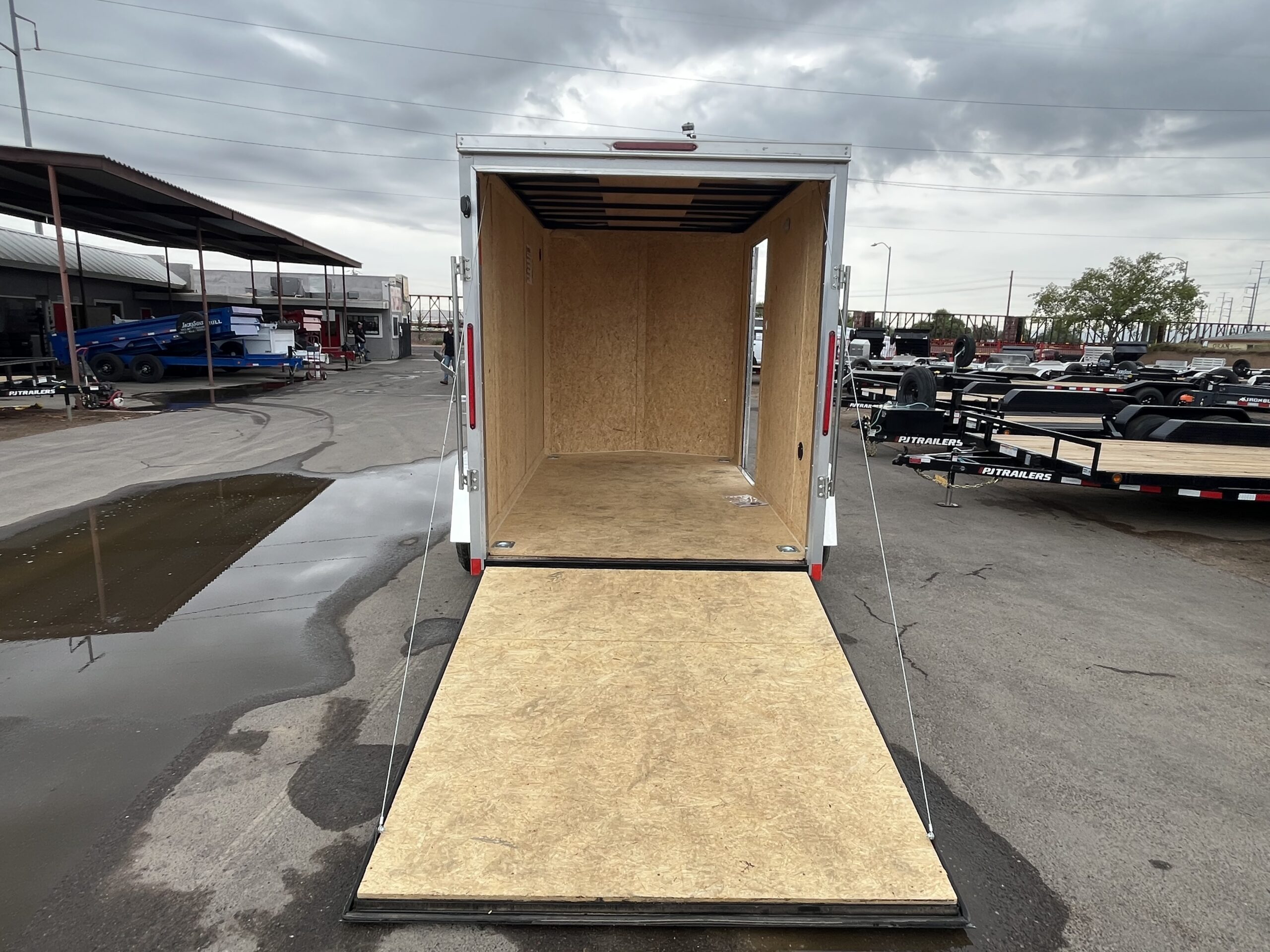 10x6 Indigo DLX, 3K GVWR, Ramp Door - Image 6