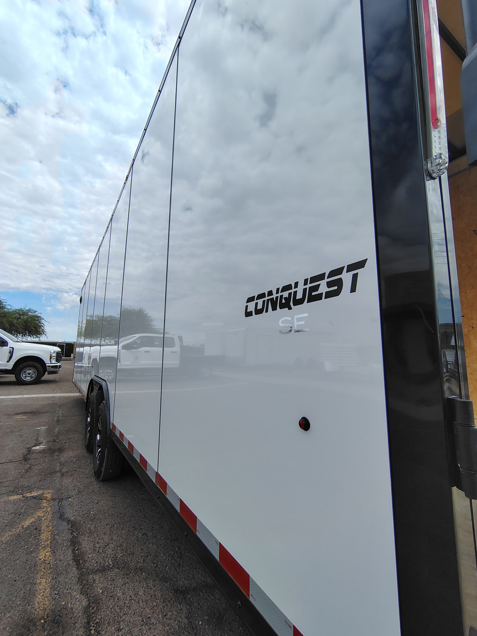 28x8.5 Conquest SE Flat Top Sloped V-Nose Enclosed Car Hauler, 10K GVWR, Ramp Door - Image 4