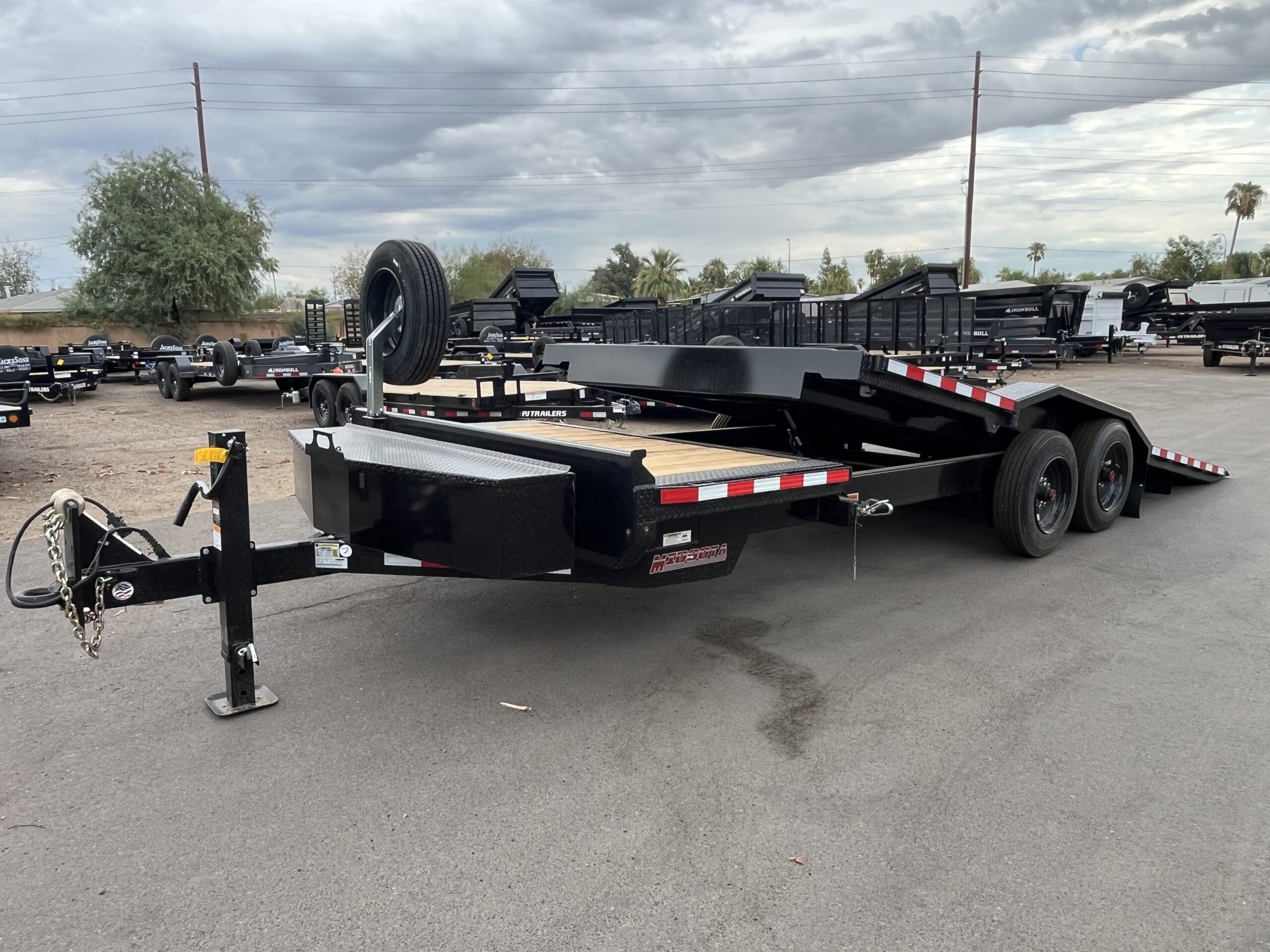 23x102 Tandem Axle, 17.6K GVWR, Wide Body Side Dump Tilt Bed, 24" Sides, Hydraulic Jack - Image 9