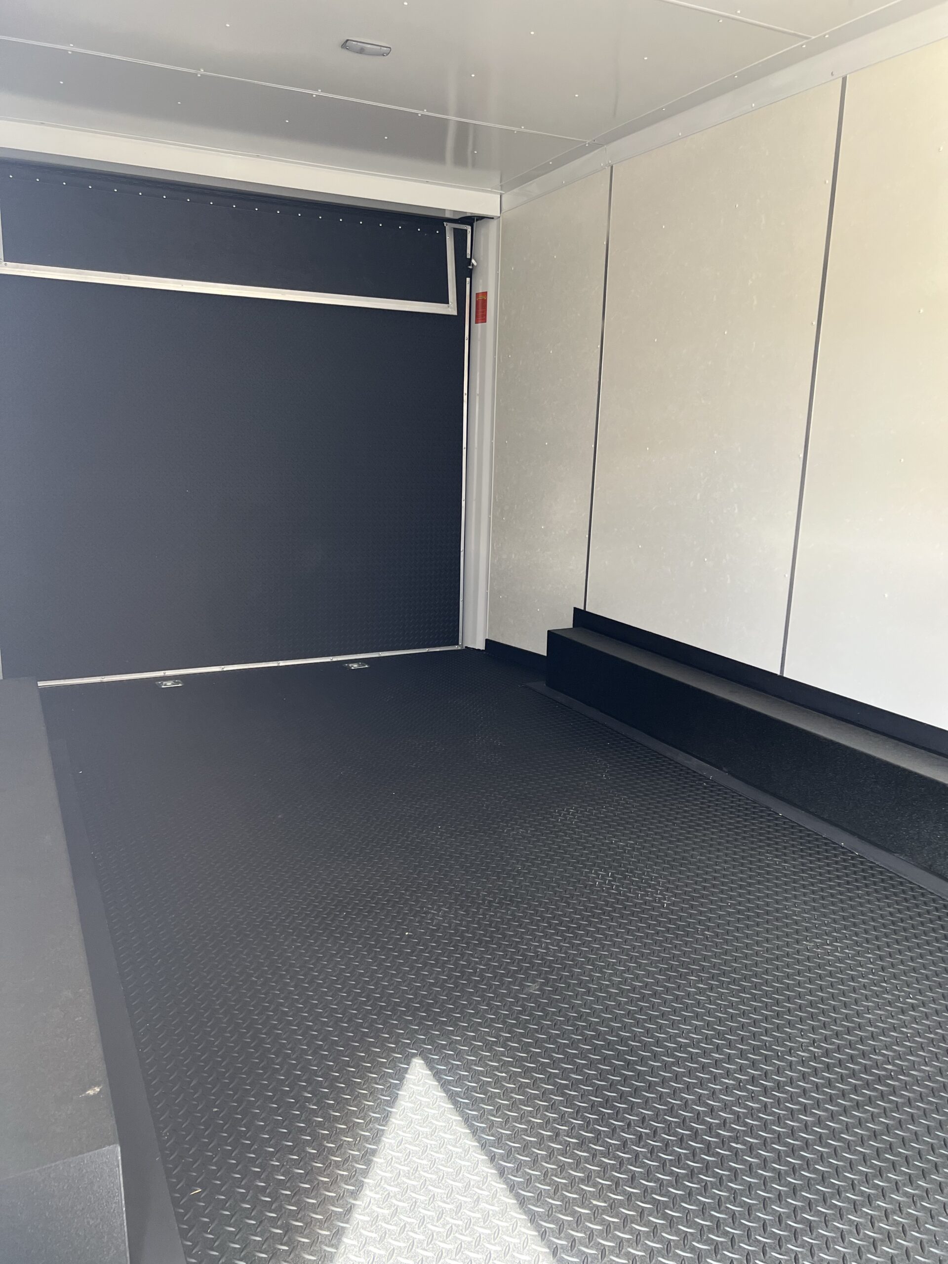 20x8.5 Jasper SE Car Hauler, 10K GVWR, White Vinyl Walls/Ceiling, Rubber Flooring, Ramp Door - Image 2