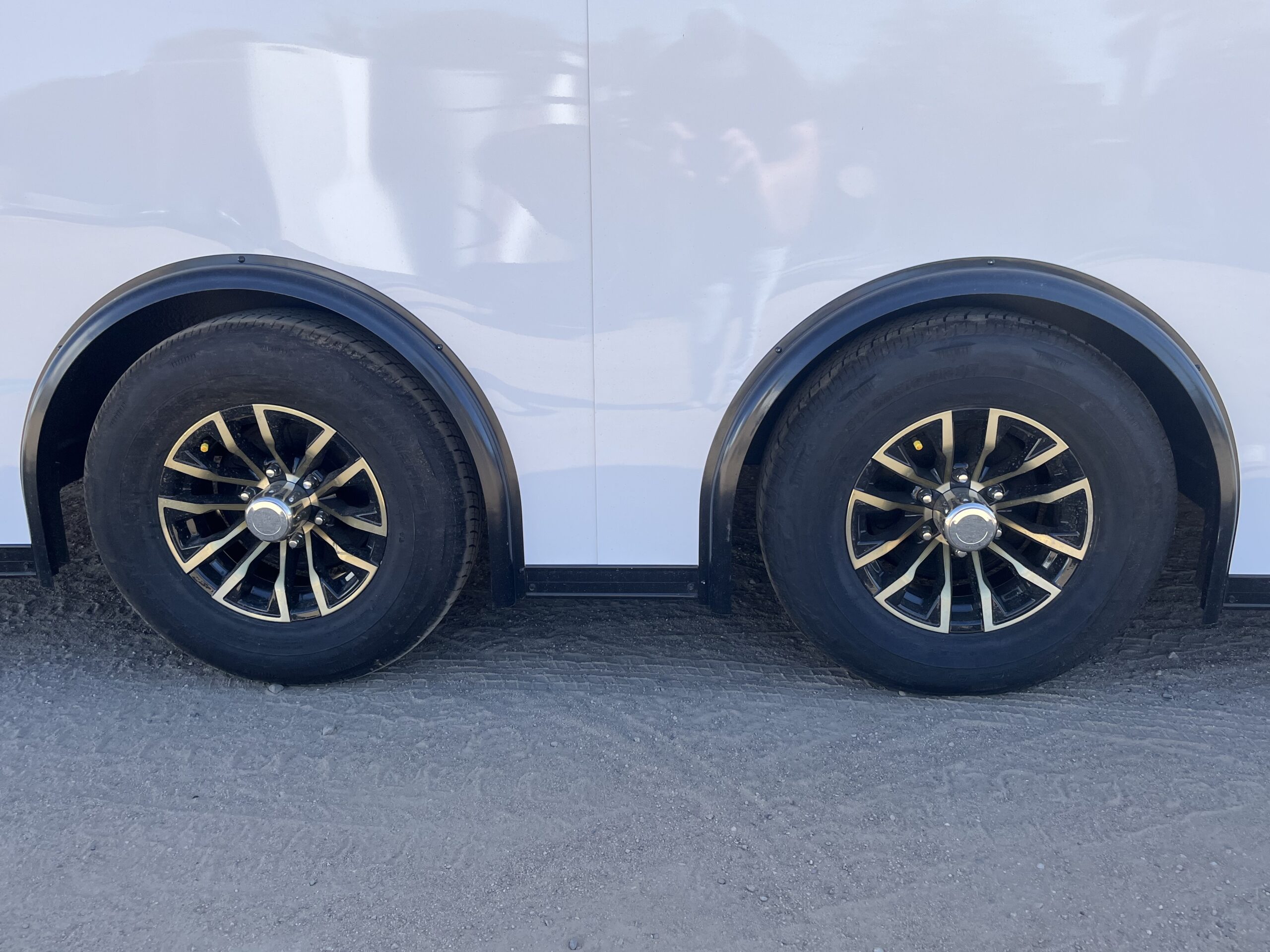20x8.5 Canyon Race, 10K GVWR, AC/Heat, Ramp Door - Image 4