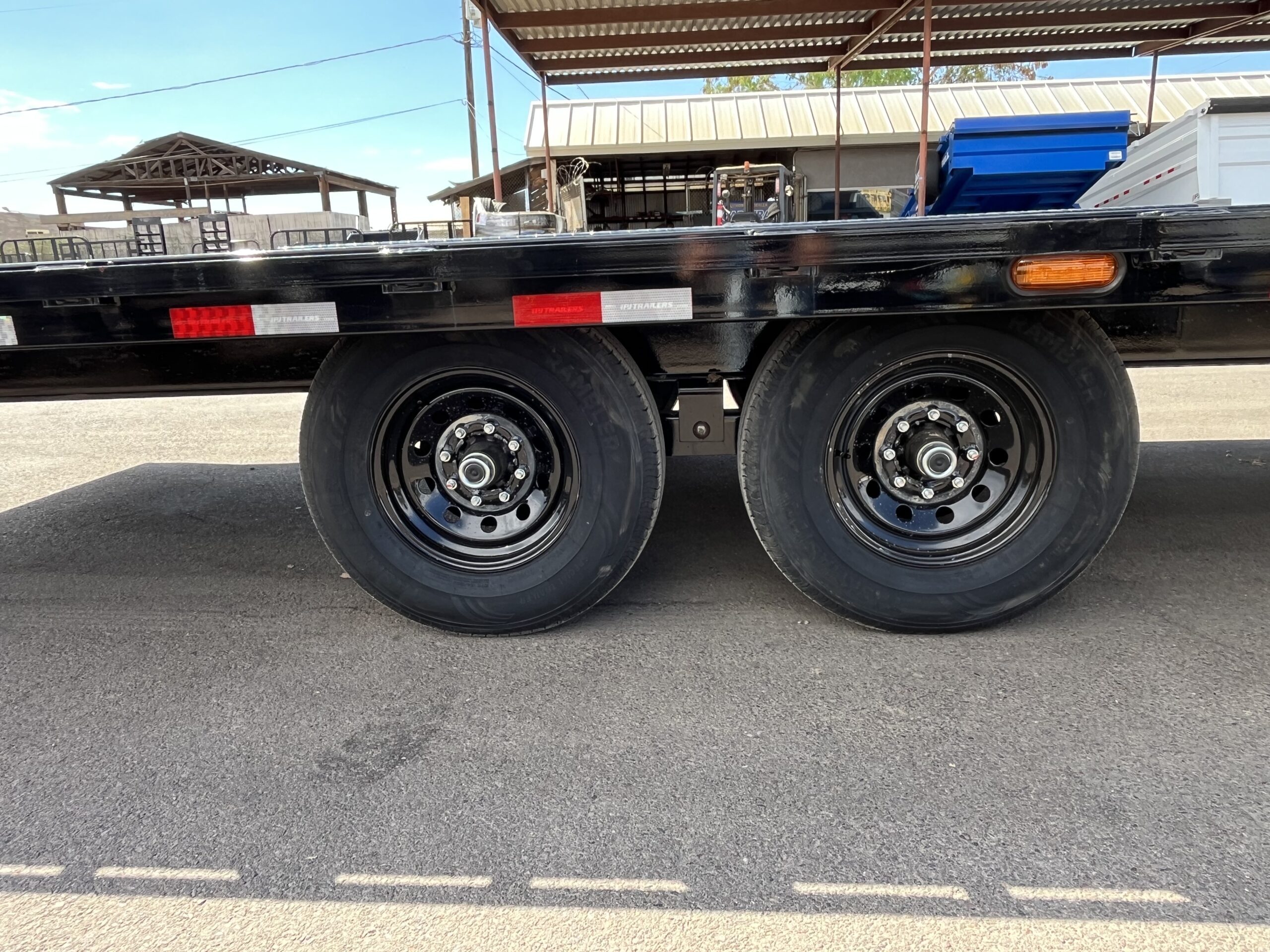 24x102 Tandem Axle Deckover, 14K GVWR, Slide In Ramps, 14 Ply Tires - Image 4