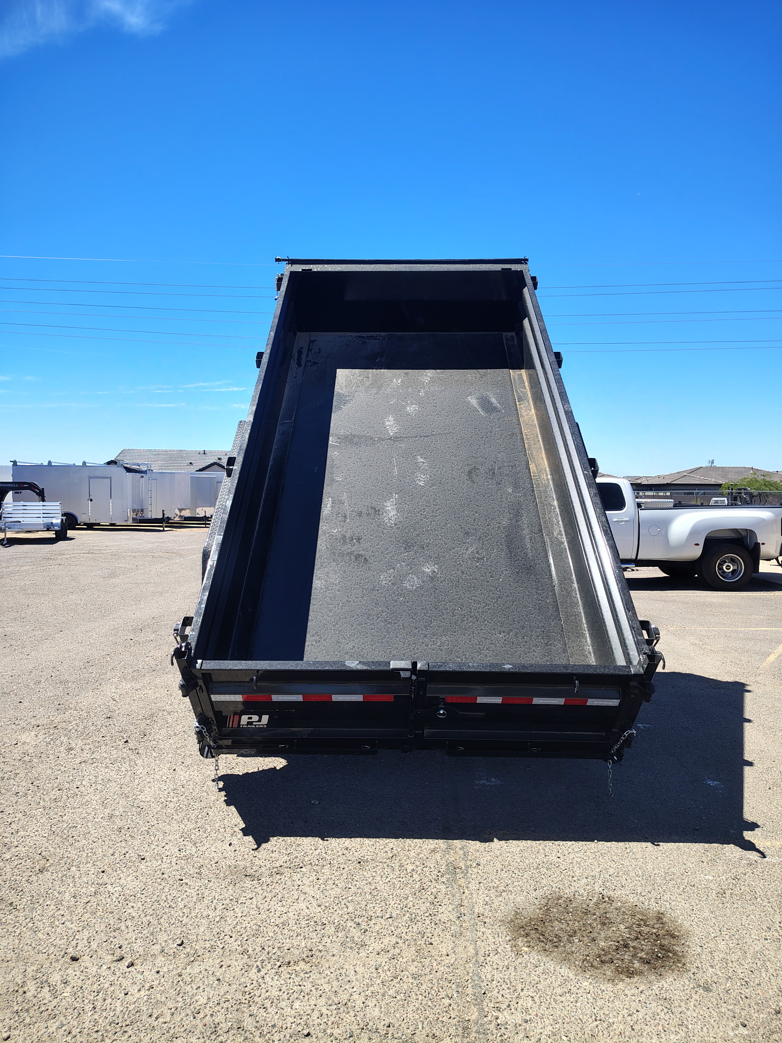 14x83 Tandem Axle, 15,400 GVWR, Low Pro Dump, 24" Sides, Solar Charger, 14 Ply Tires - Image 5
