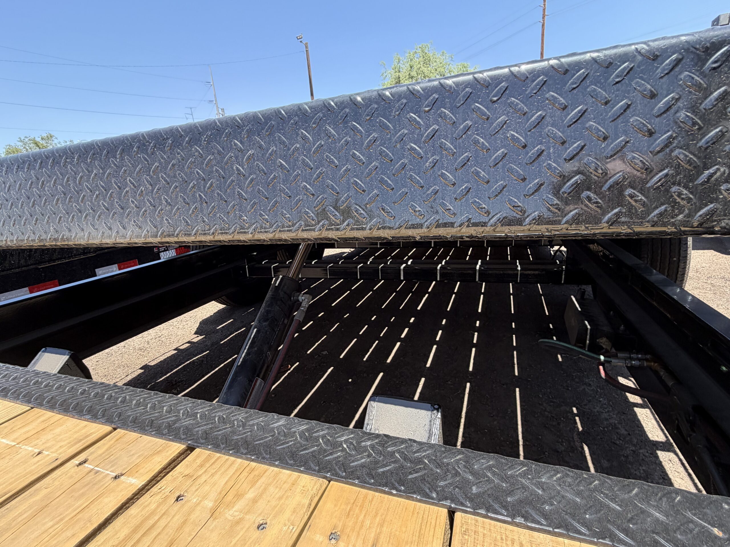 24x83 IronBull Tandem Axle, 14K GVWR, Low-Pro Gravity Tilt - Image 9