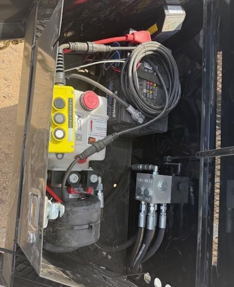 20x102" Tandem Axle, Super-Wide, 22K GVWR, Hyd. Jacks - Image 7
