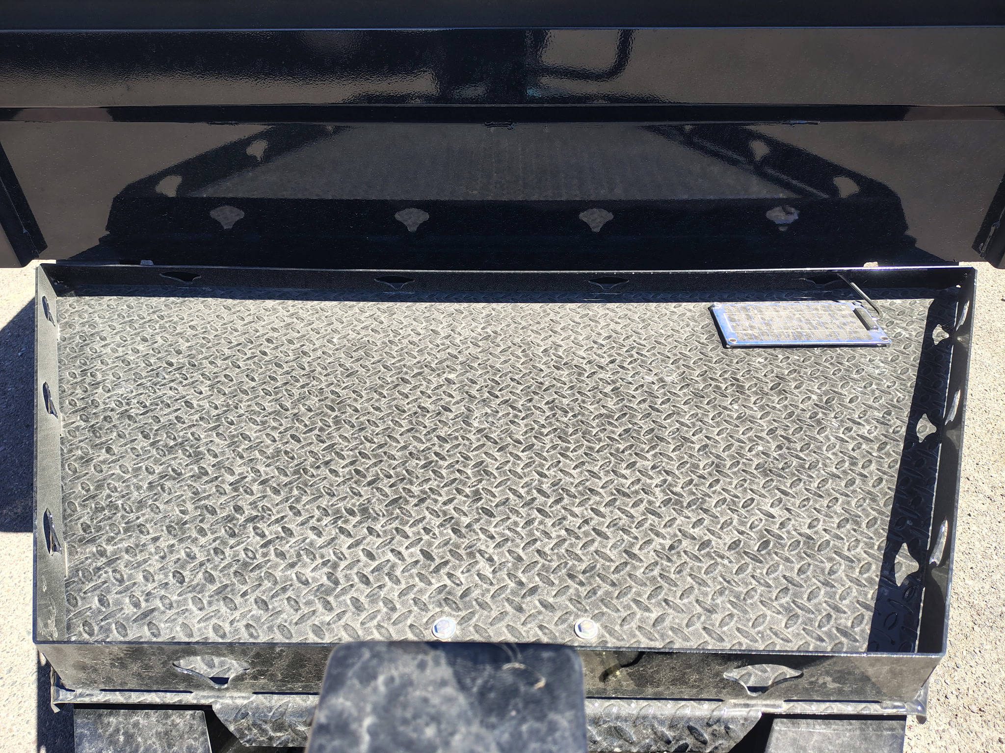 14x83 Tandem Axle, 15,400 GVWR, Low Pro Dump, 24" Sides, Solar Charger, 14 Ply Tires - Image 2