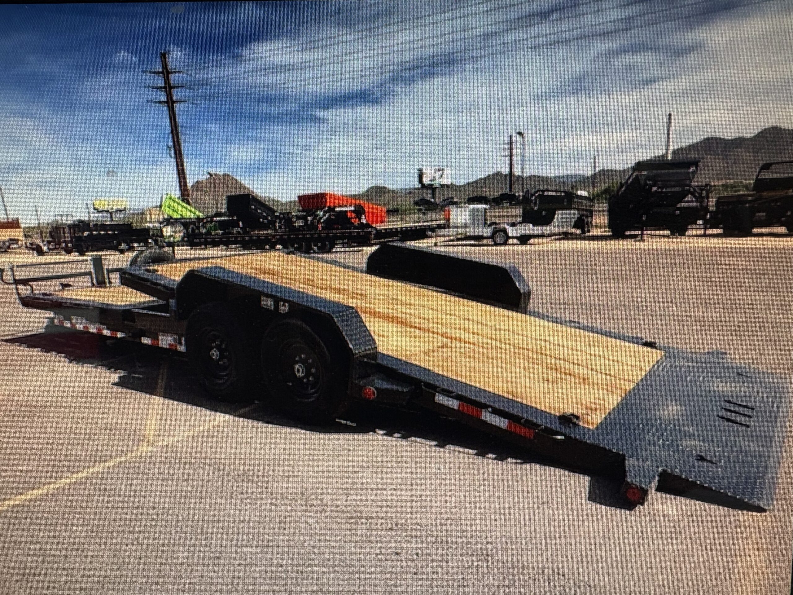 24x83 IronBull Tandem Axle, 14K GVWR, Low-Pro Gravity Tilt - Image 2